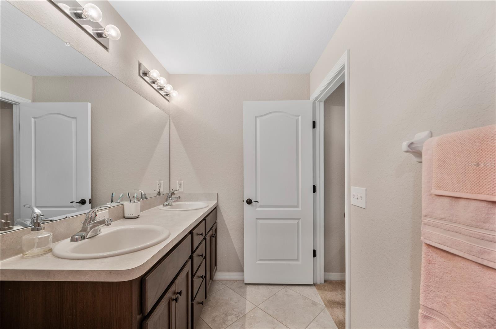 CREEKS XING EAST - Residential