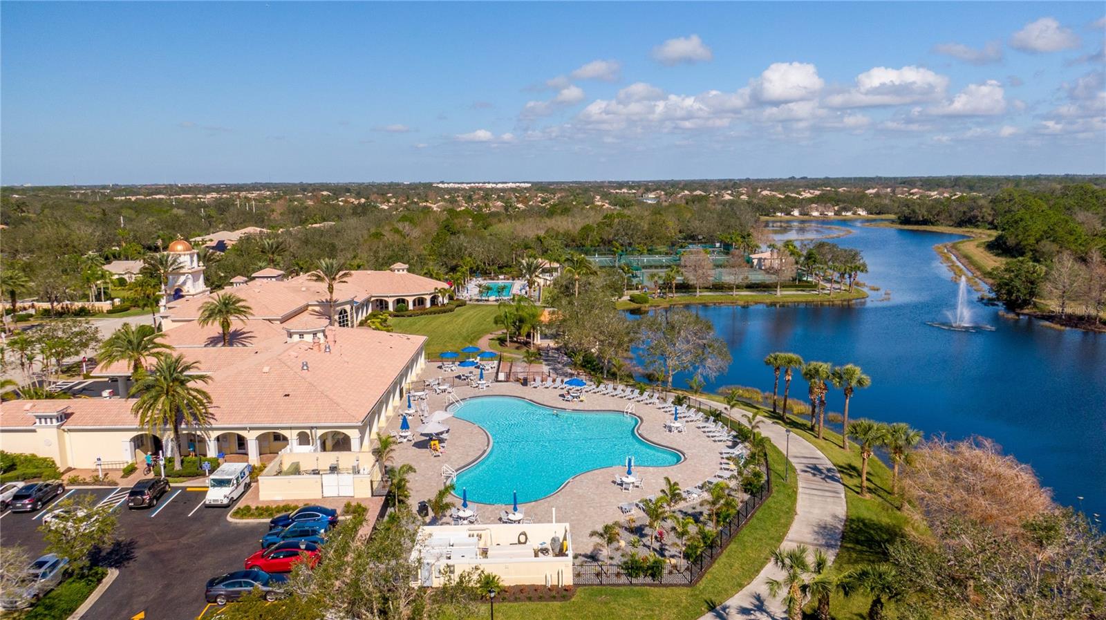 VILLAGEWALK - Residential