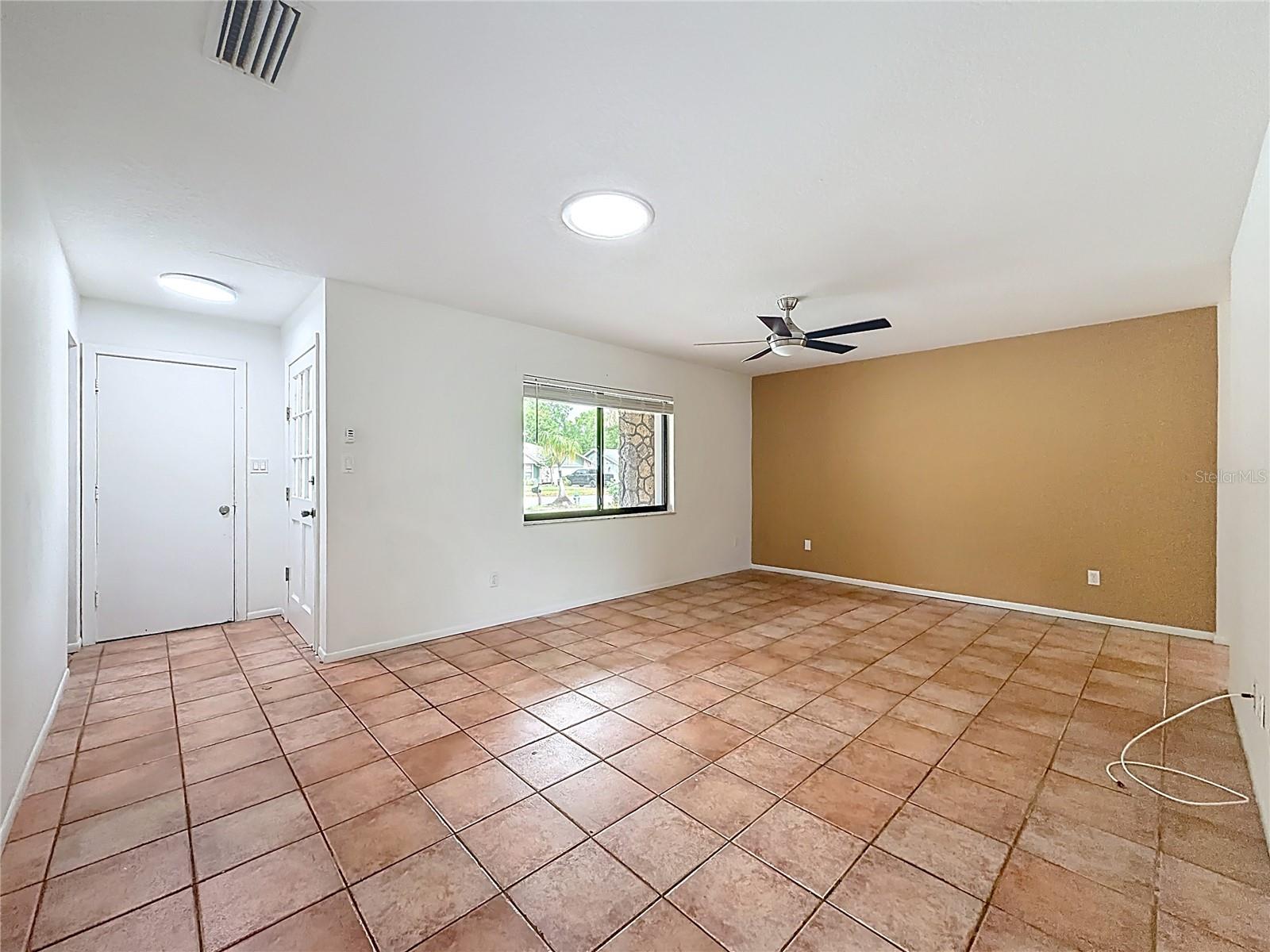 HOWELL BRANCH WOODS - Residential