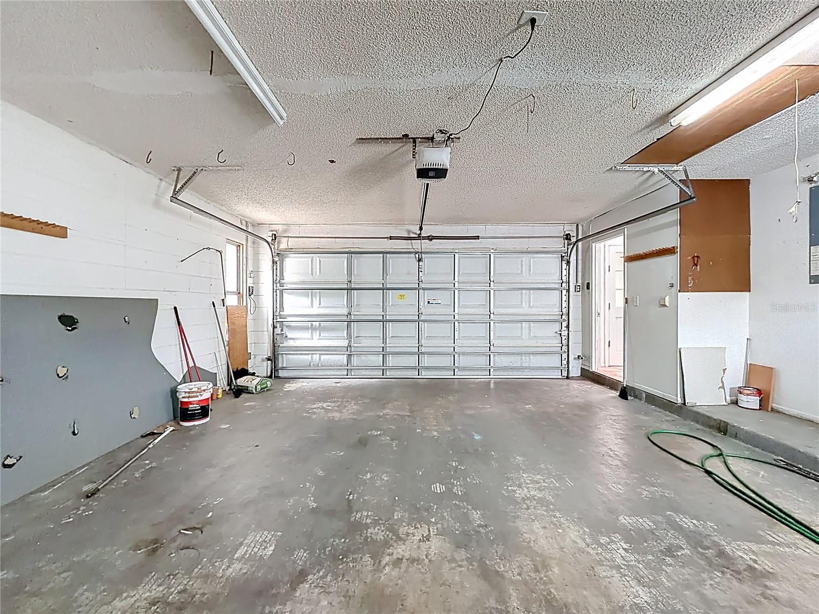 HOWELL BRANCH WOODS - Residential