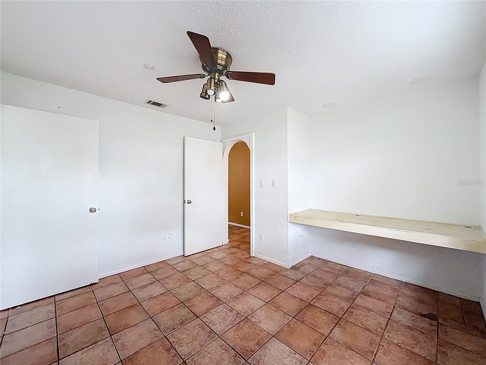 HOWELL BRANCH WOODS - Residential