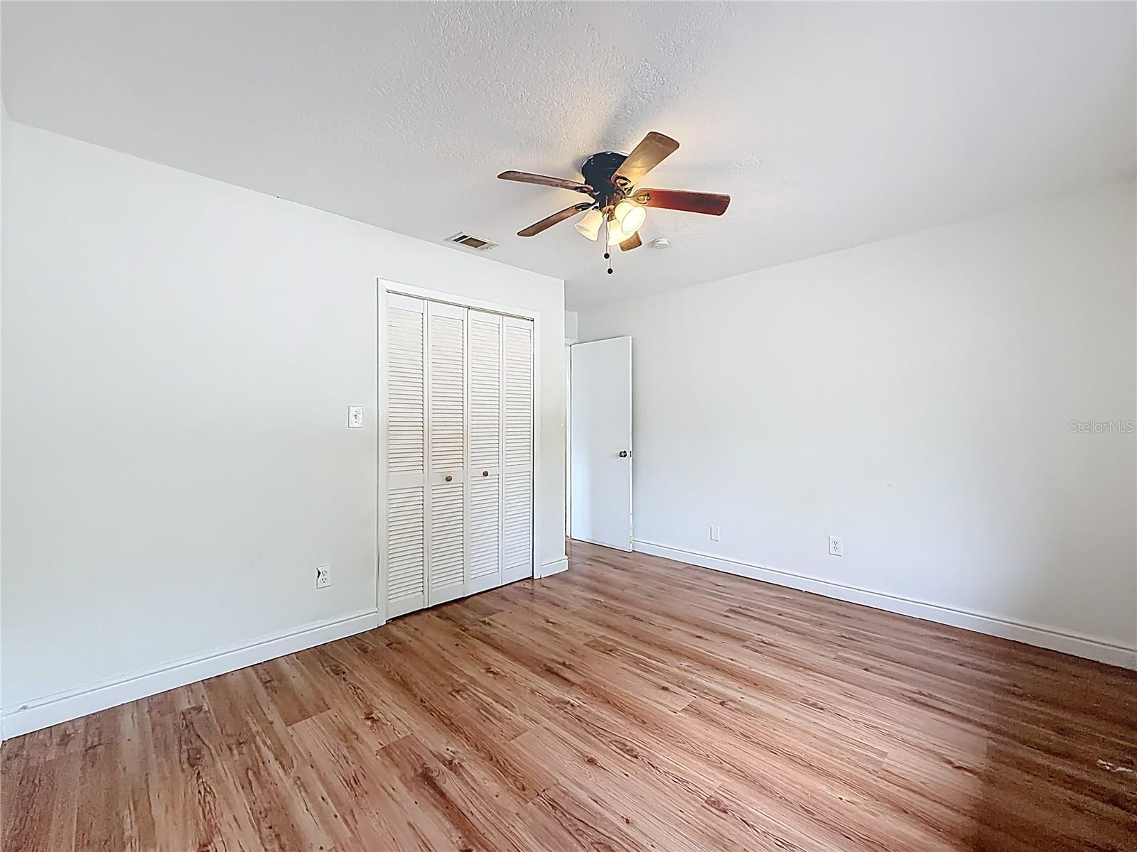 HOWELL BRANCH WOODS - Residential