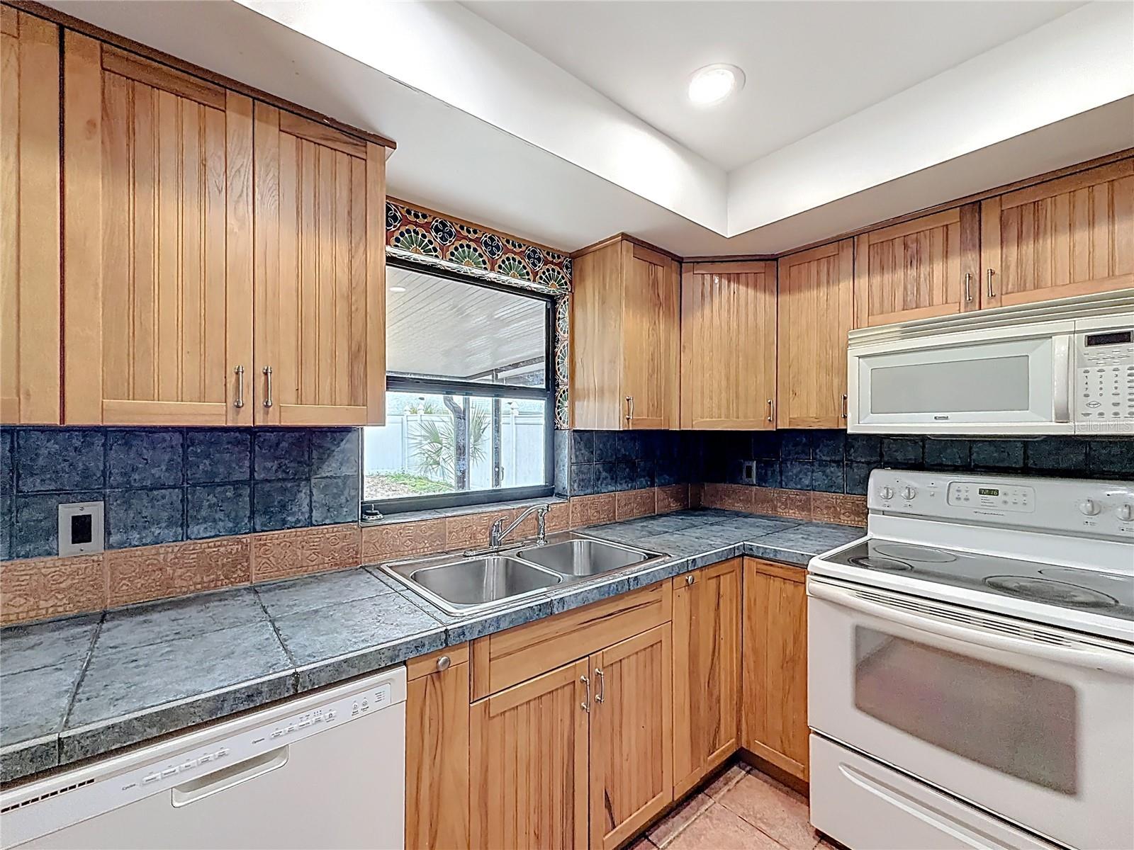 HOWELL BRANCH WOODS - Residential