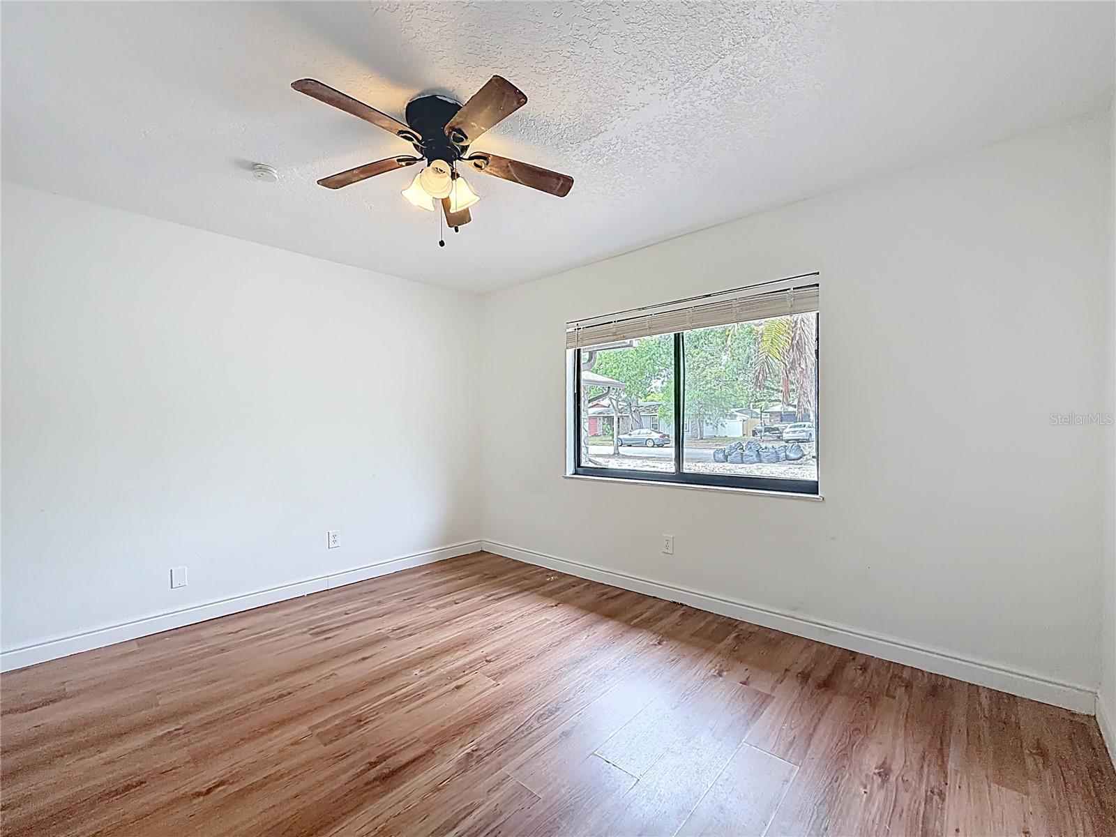 HOWELL BRANCH WOODS - Residential