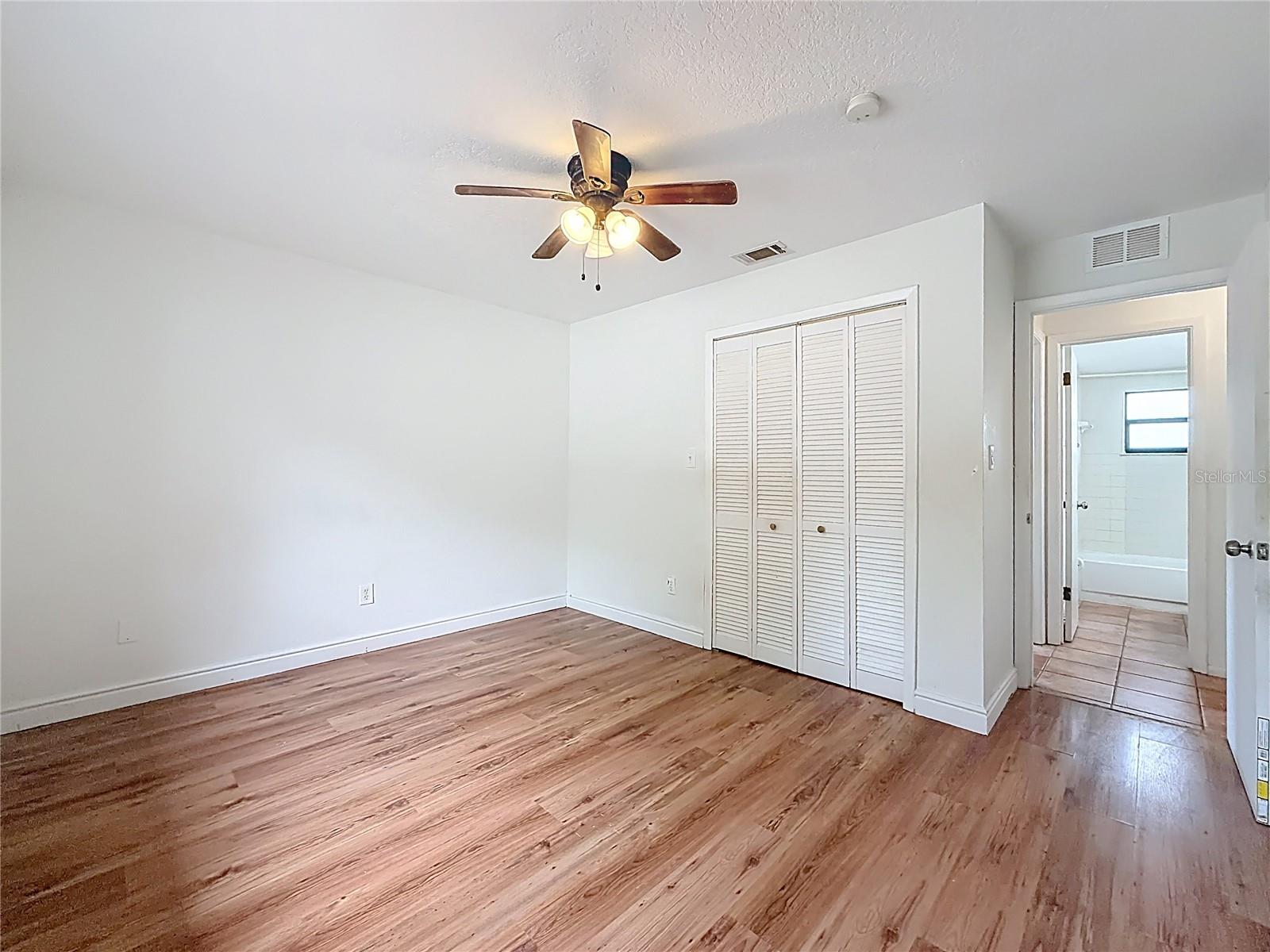 HOWELL BRANCH WOODS - Residential