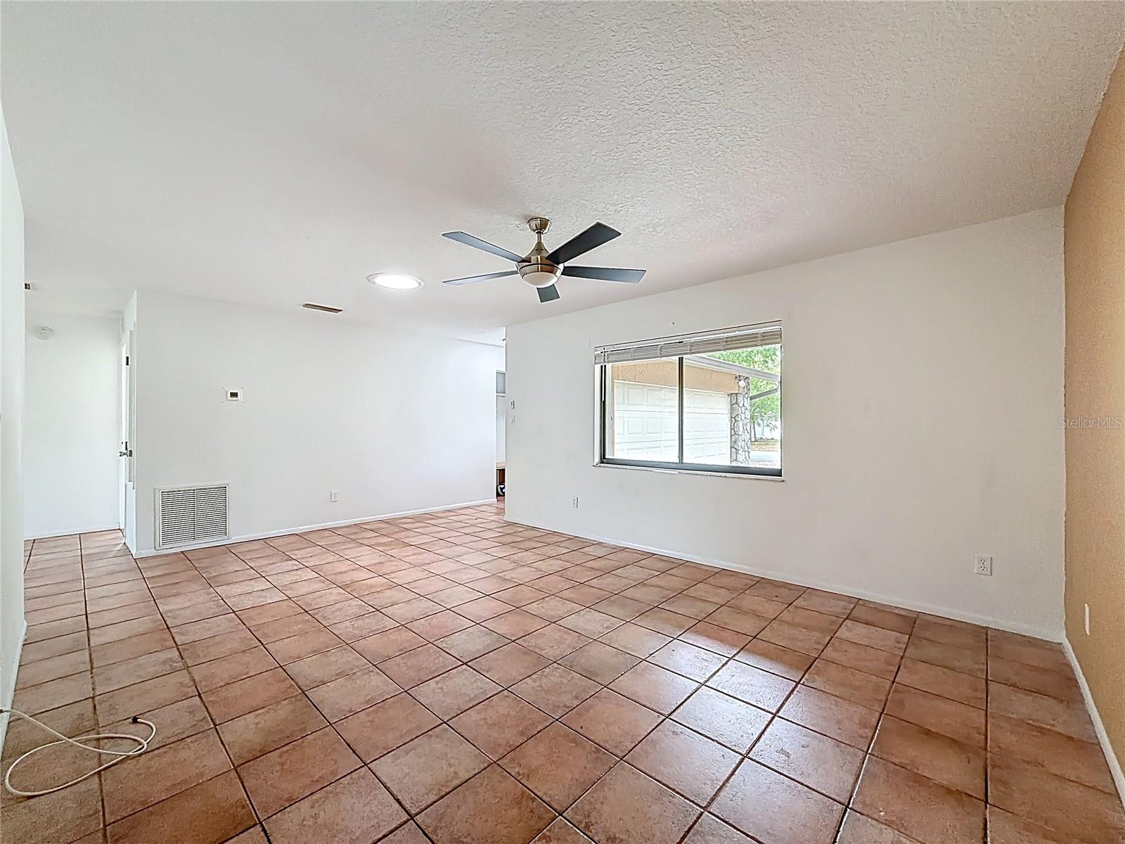 HOWELL BRANCH WOODS - Residential