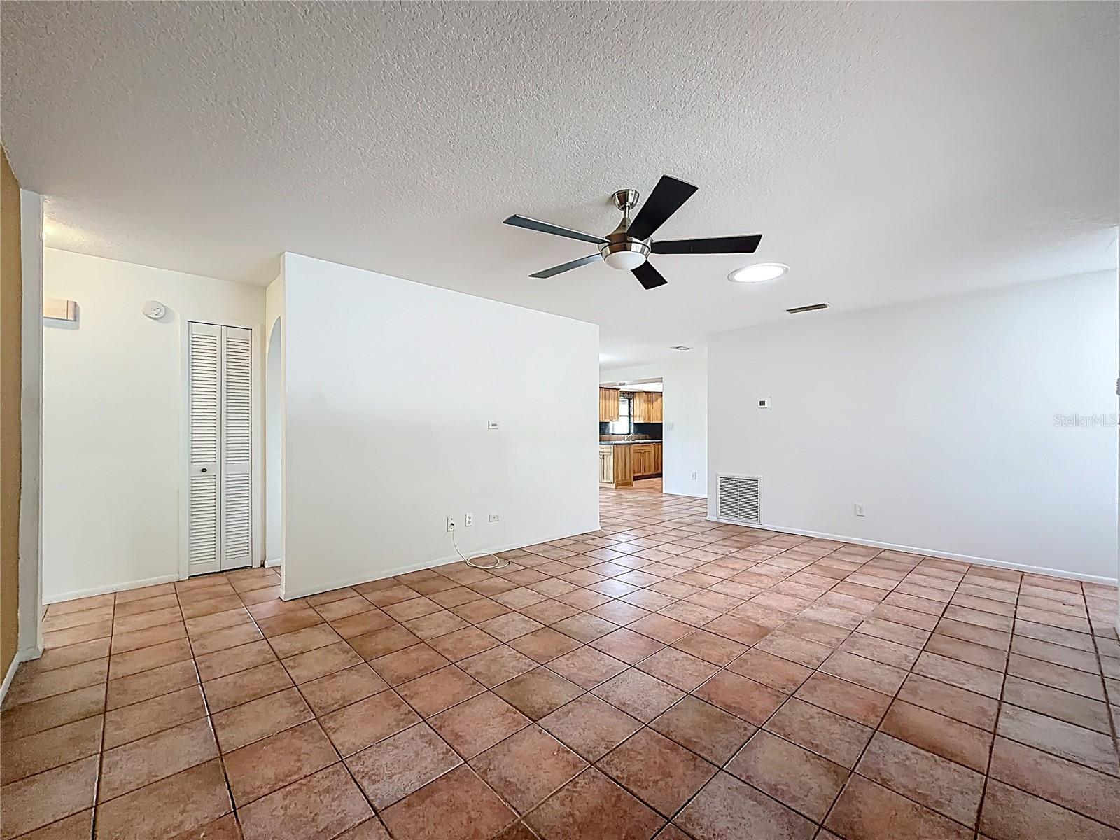 HOWELL BRANCH WOODS - Residential