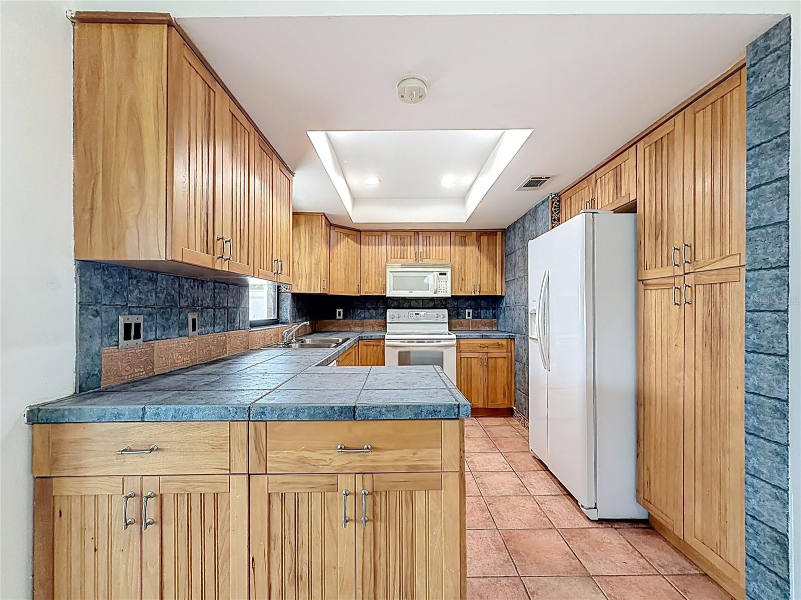 HOWELL BRANCH WOODS - Residential