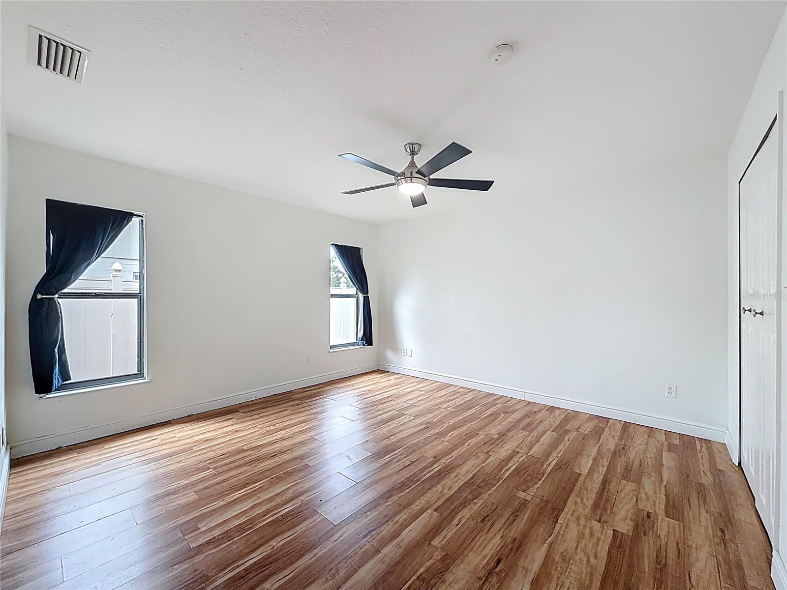 HOWELL BRANCH WOODS - Residential