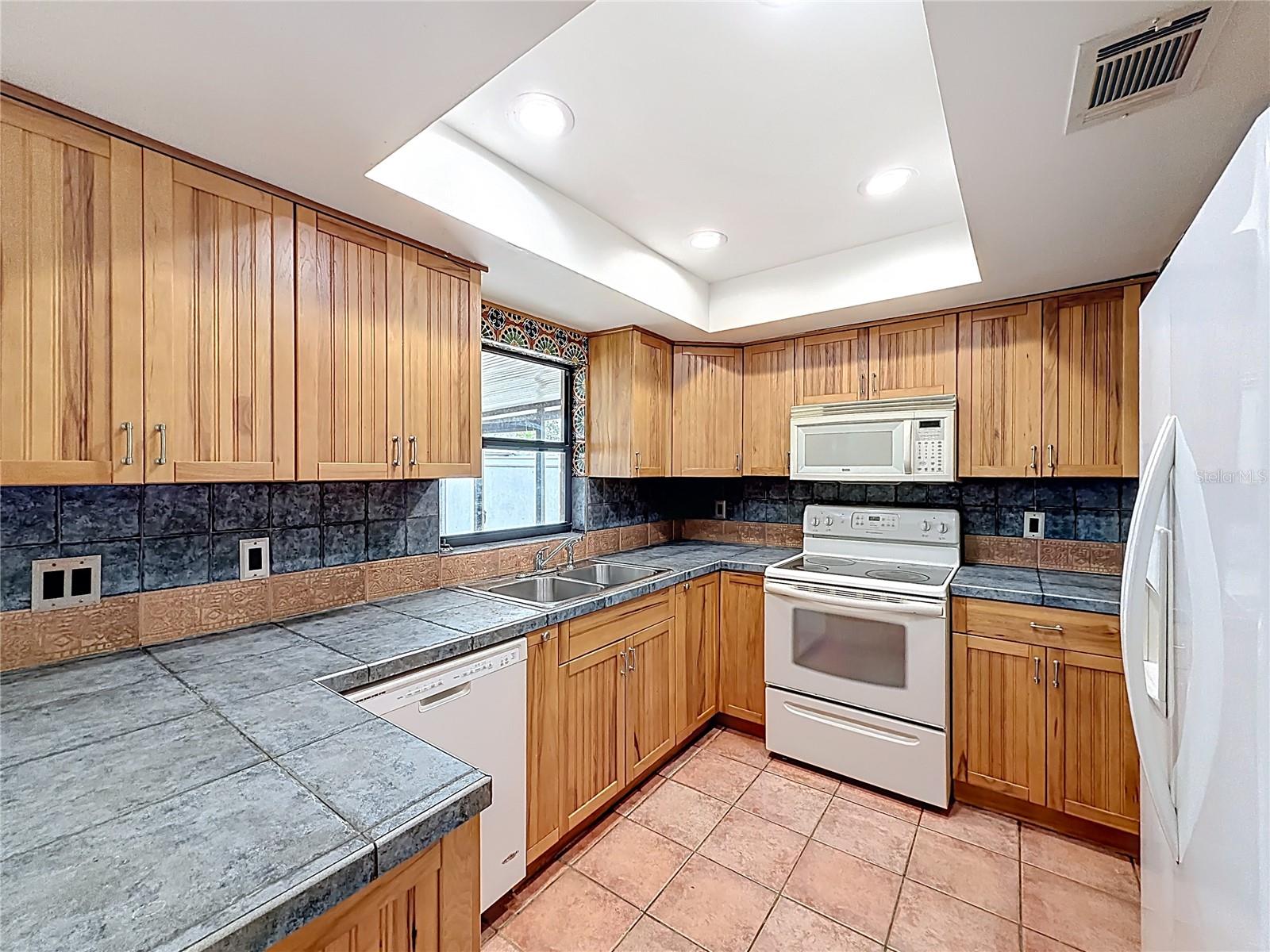 HOWELL BRANCH WOODS - Residential