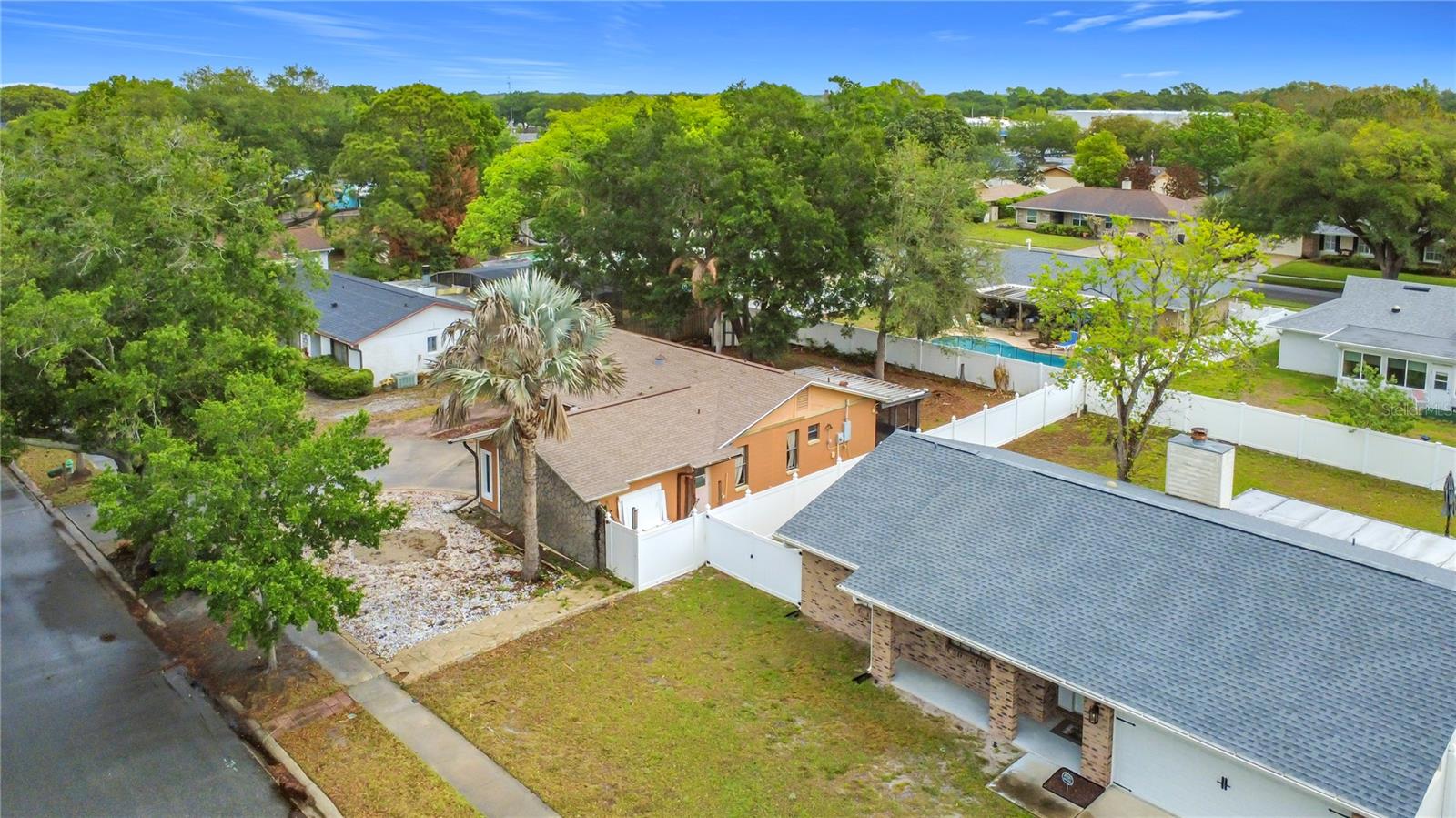 HOWELL BRANCH WOODS - Residential