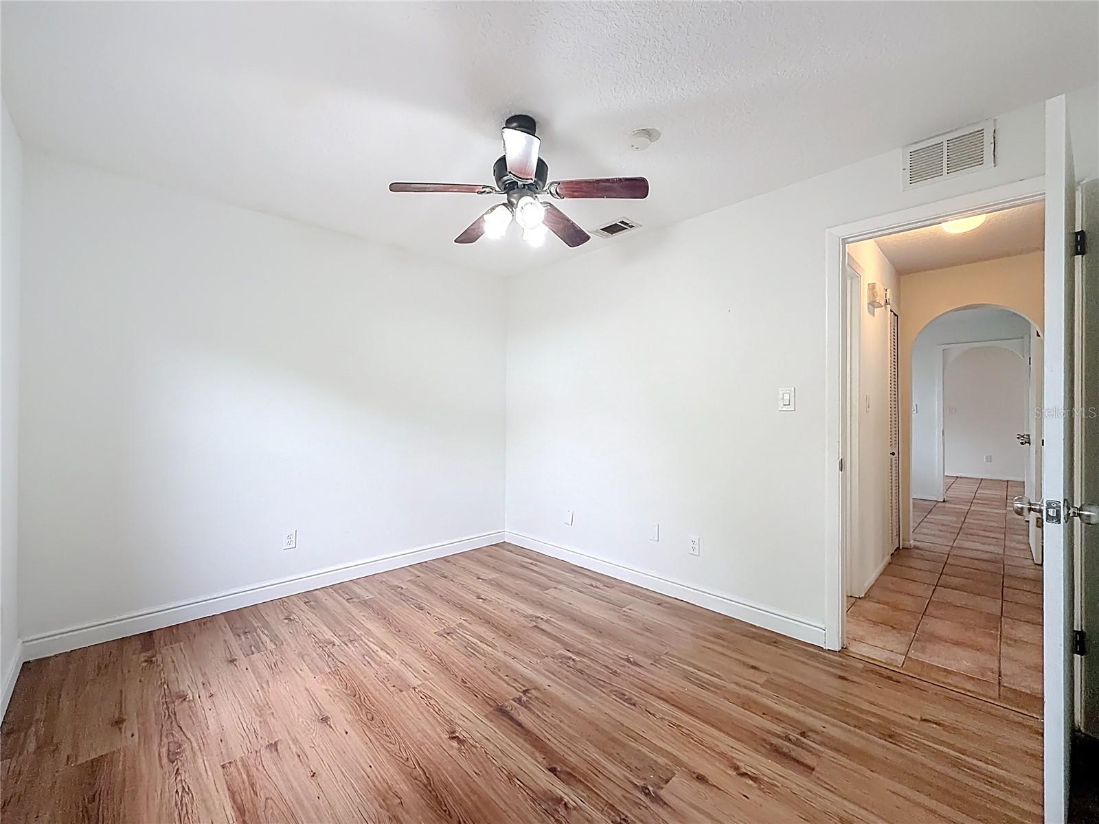 HOWELL BRANCH WOODS - Residential