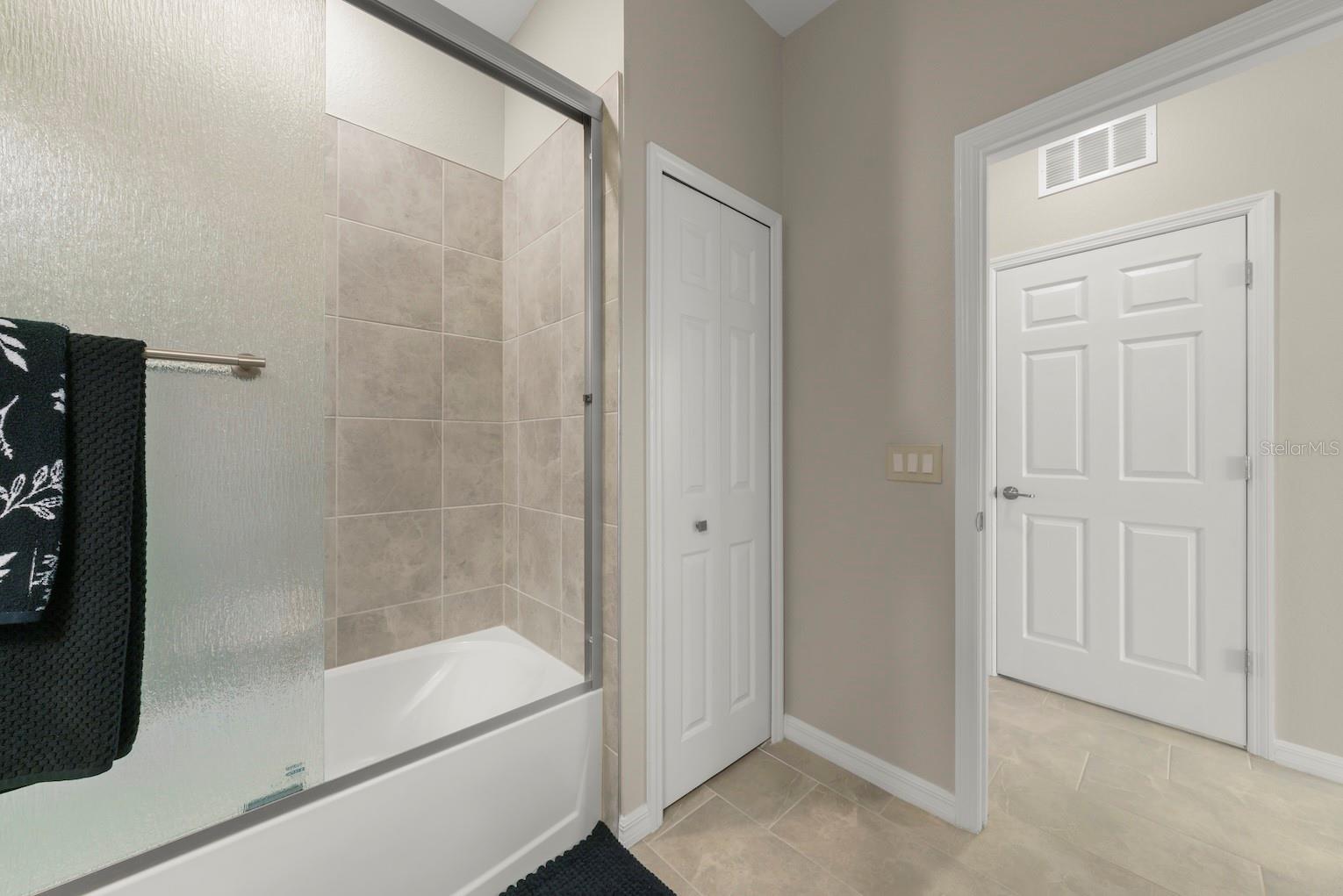 SARASOTA NATIONAL - Residential