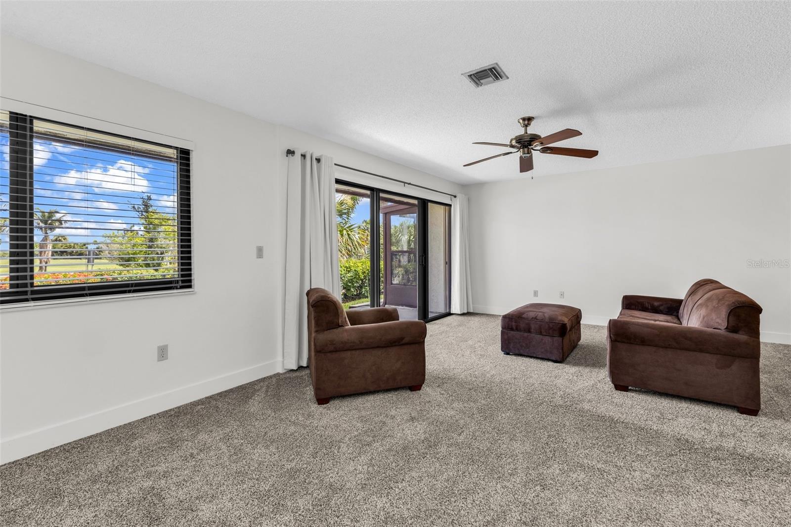 1001 W MARION AVENUE 5