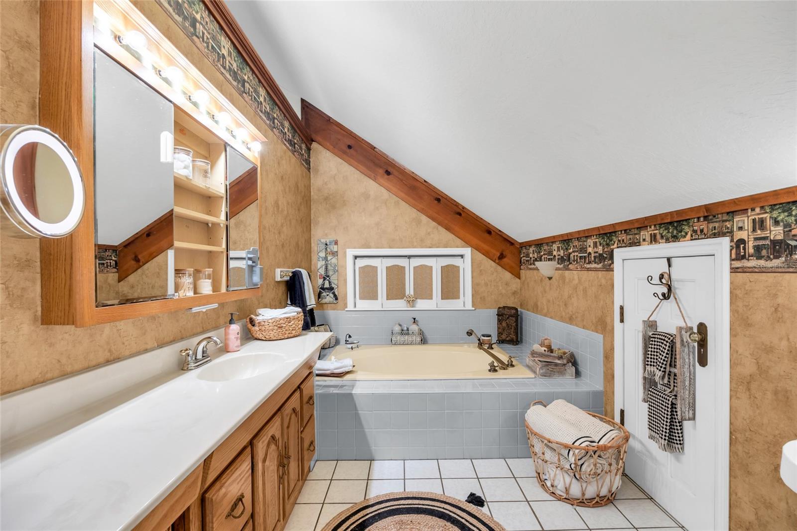 EDGEWOOD RANCHES - Residential