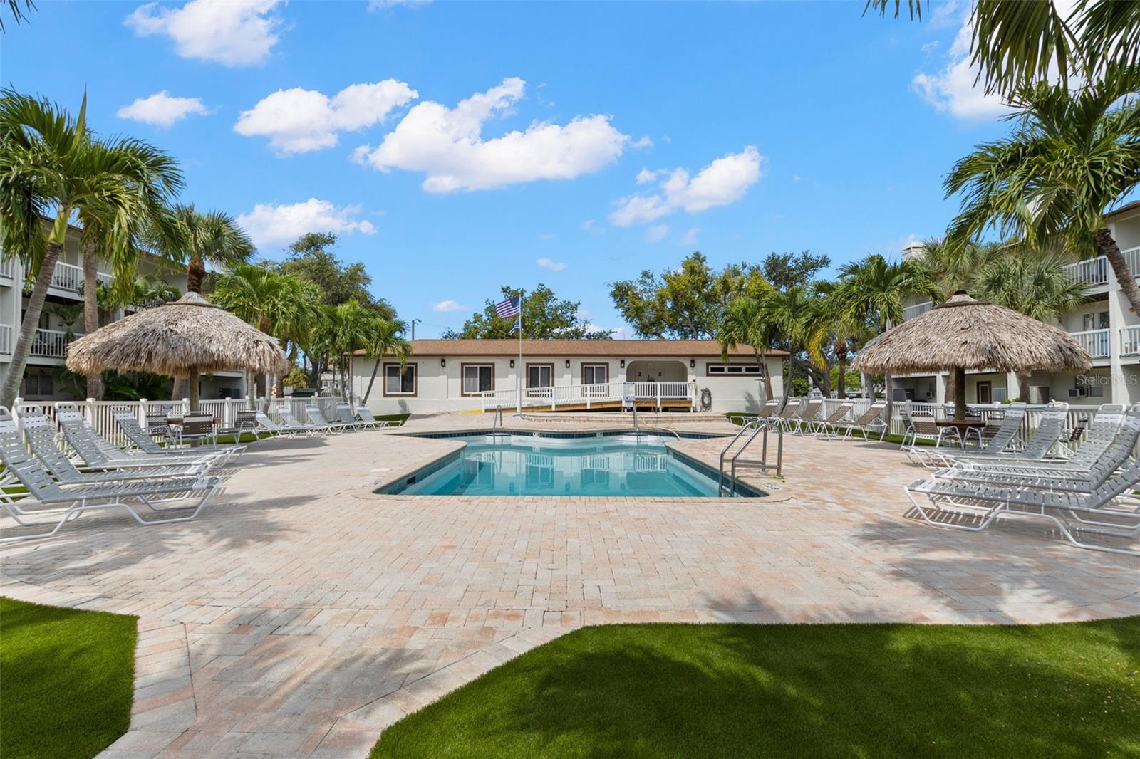 PALMS OF TIERRA - Residential
