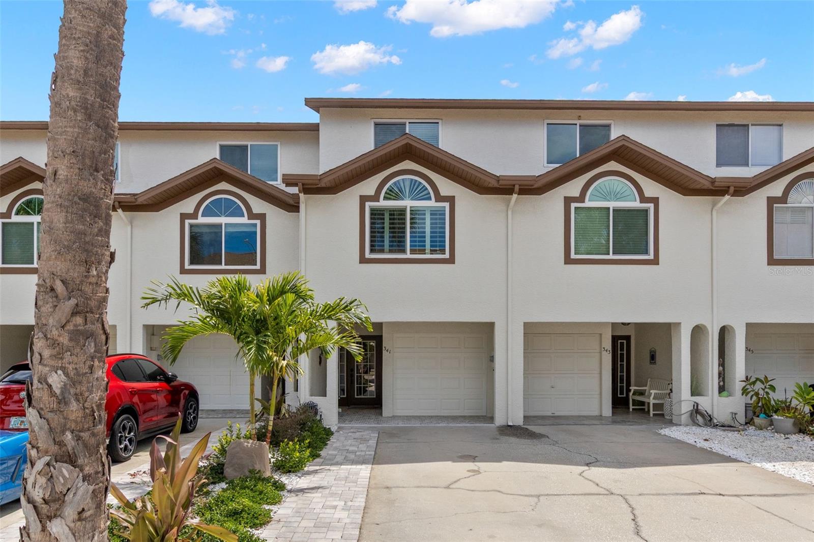 PALMS OF TIERRA - Residential