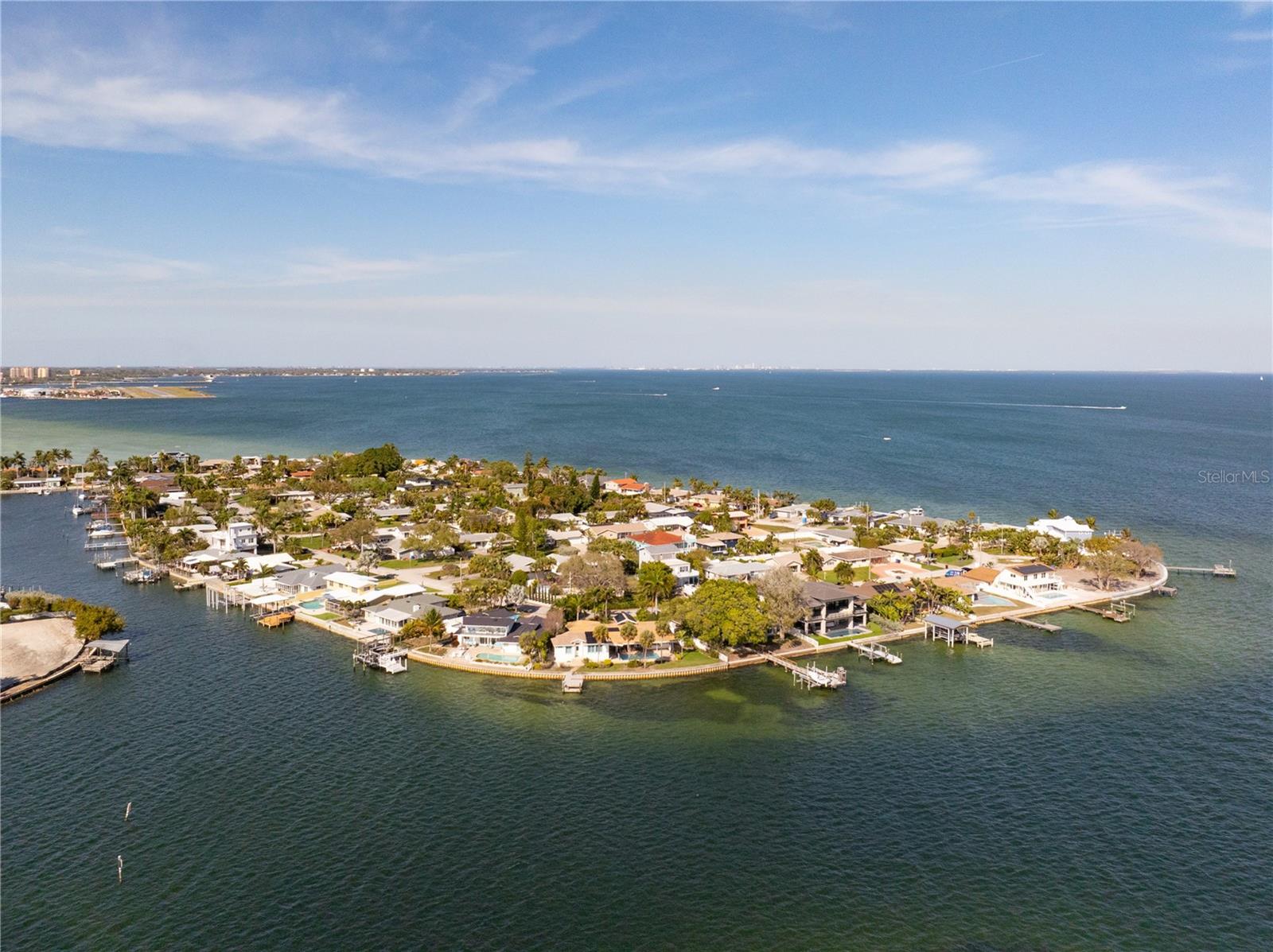 2599 W BAY ISLE DRIVE SE