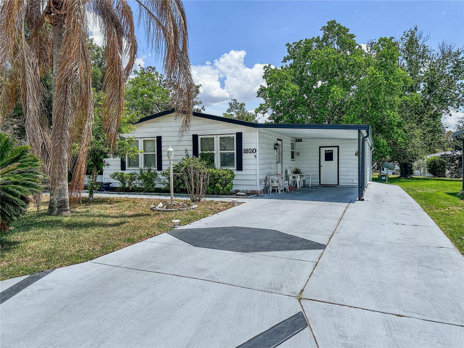 LADY LAKE ORANGE BLOSSOM GARDENS UNIT 08 - Residential