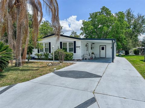 Photo of 1820 W Schwartz Boulevard #8, Lady Lake, FL 32159 (MLS # OM723476)