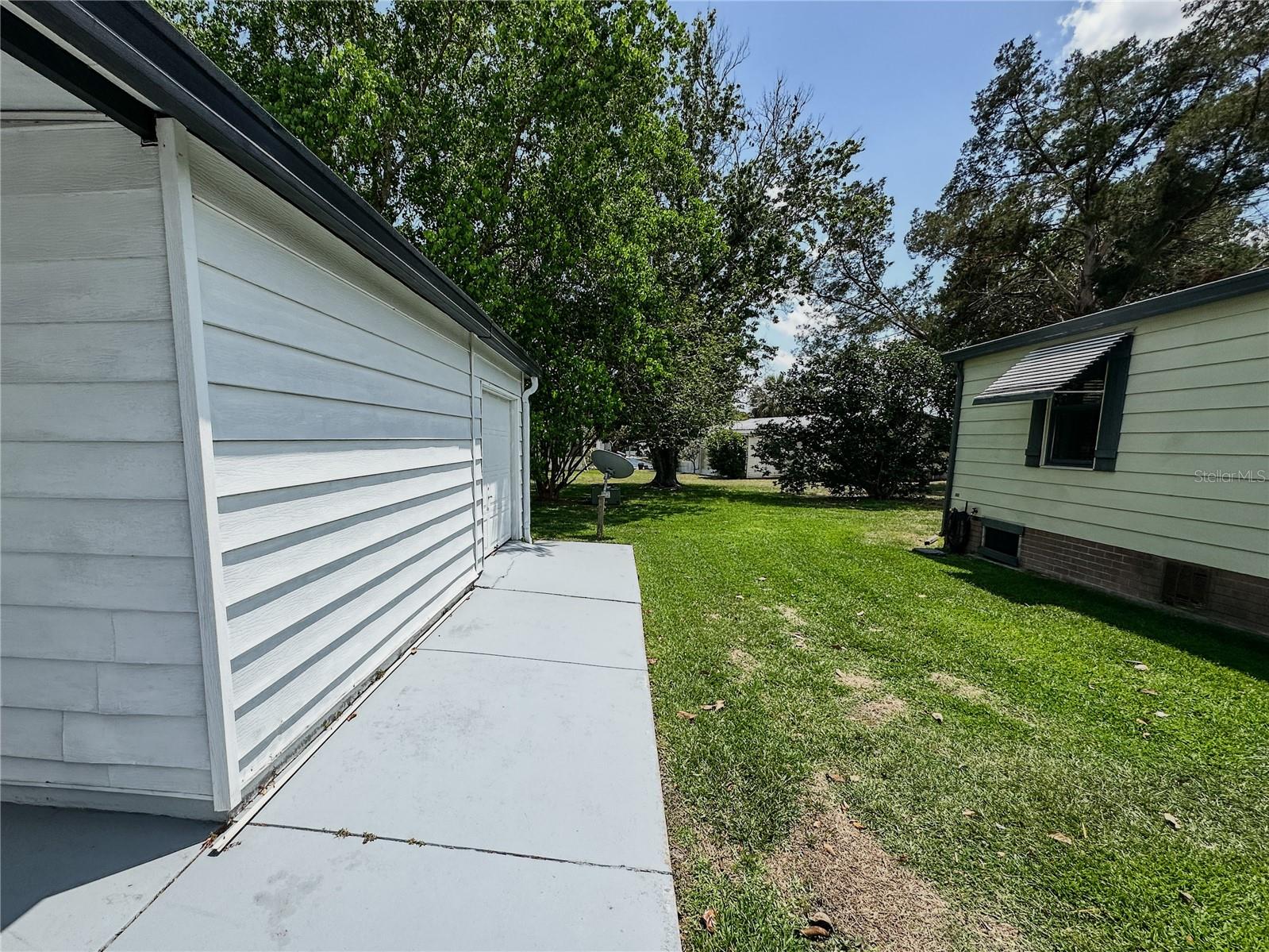 LADY LAKE ORANGE BLOSSOM GARDENS UNIT 08 - Residential