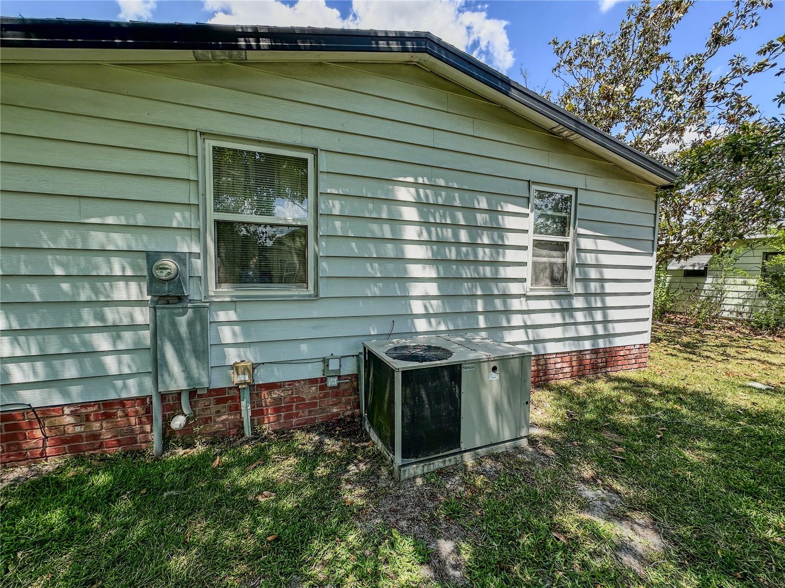 LADY LAKE ORANGE BLOSSOM GARDENS UNIT 08 - Residential