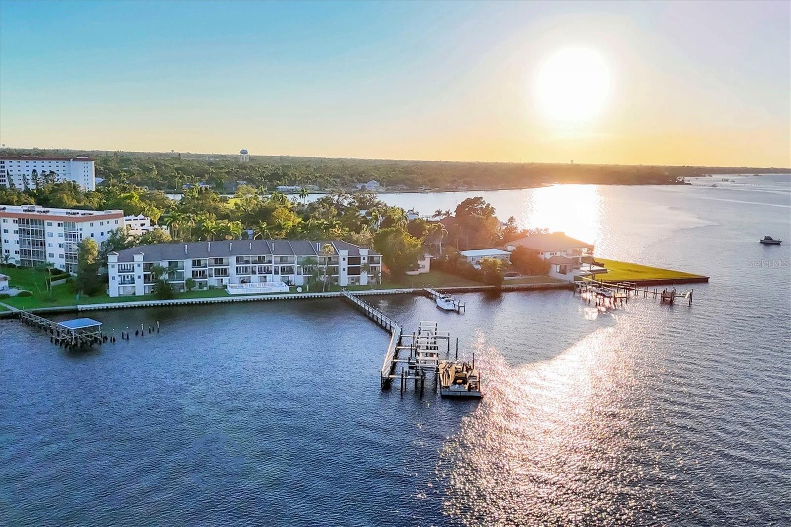 BRIDGEWATER TWNHMS - Residential