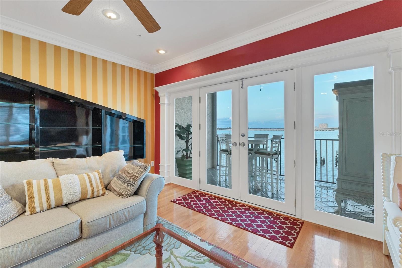 BRIDGEWATER TWNHMS - Residential