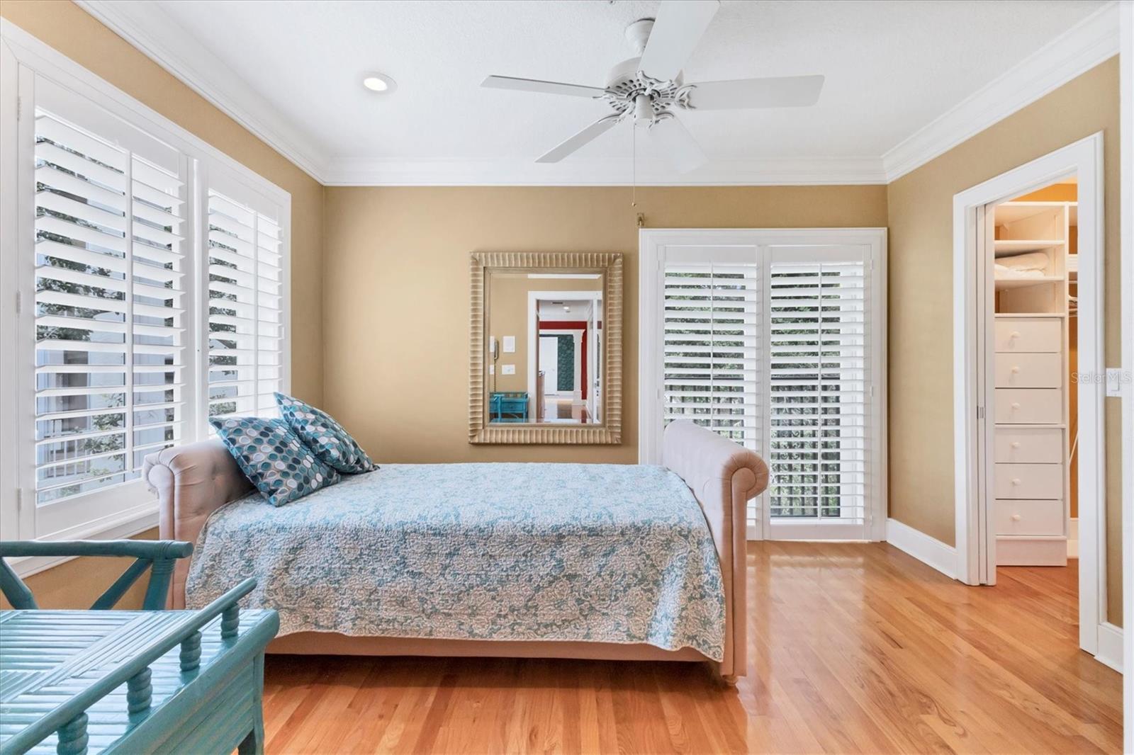 BRIDGEWATER TWNHMS - Residential