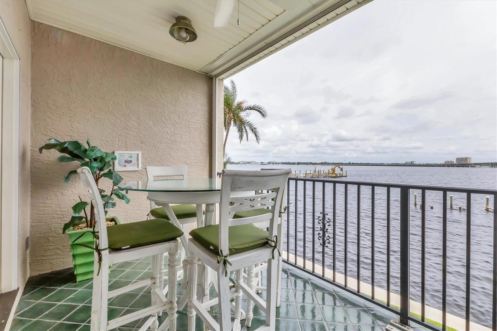 BRIDGEWATER TWNHMS - Residential