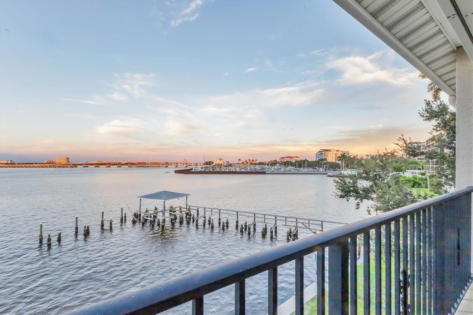 BRIDGEWATER TWNHMS - Residential