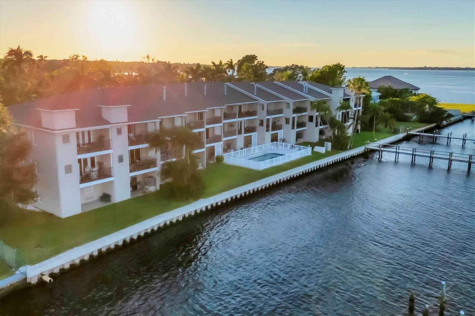 BRIDGEWATER TWNHMS - Residential