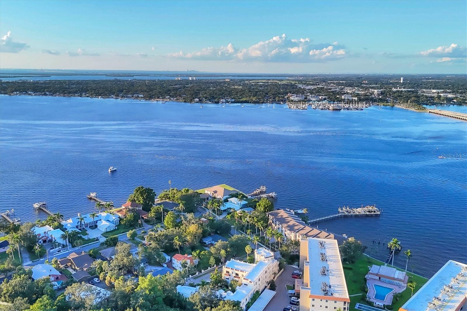 BRIDGEWATER TWNHMS - Residential