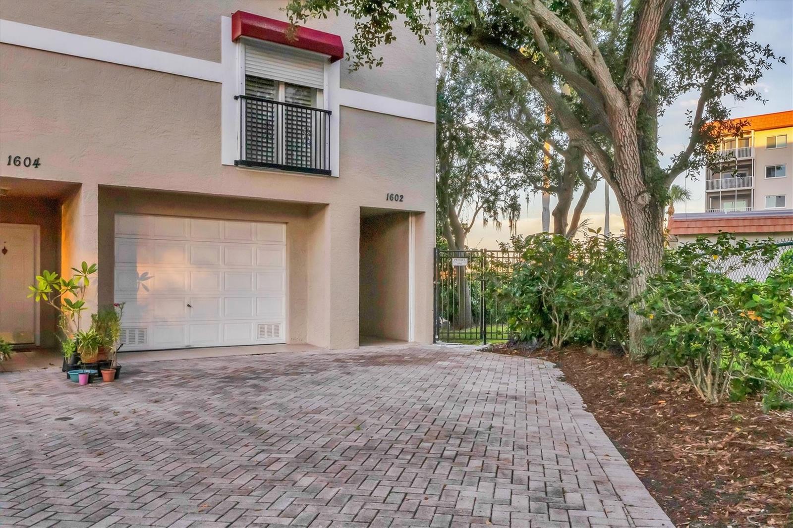 1602 POINT PLEASANT AVENUE W