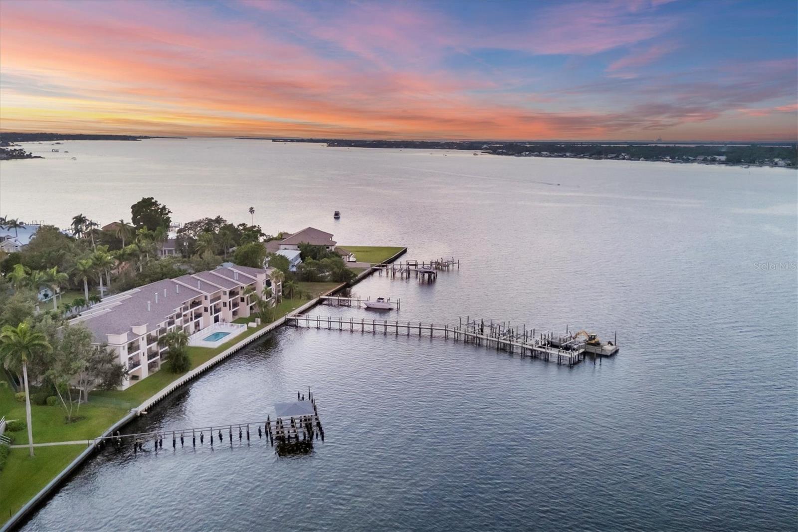 BRIDGEWATER TWNHMS - Residential