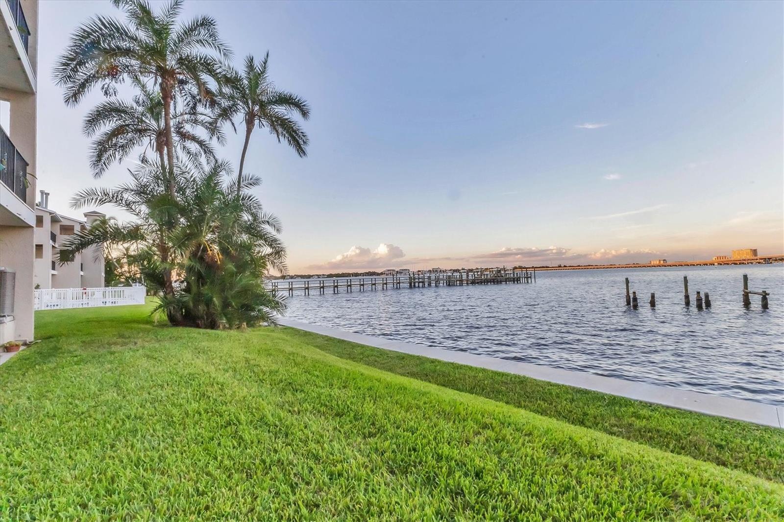 BRIDGEWATER TWNHMS - Residential