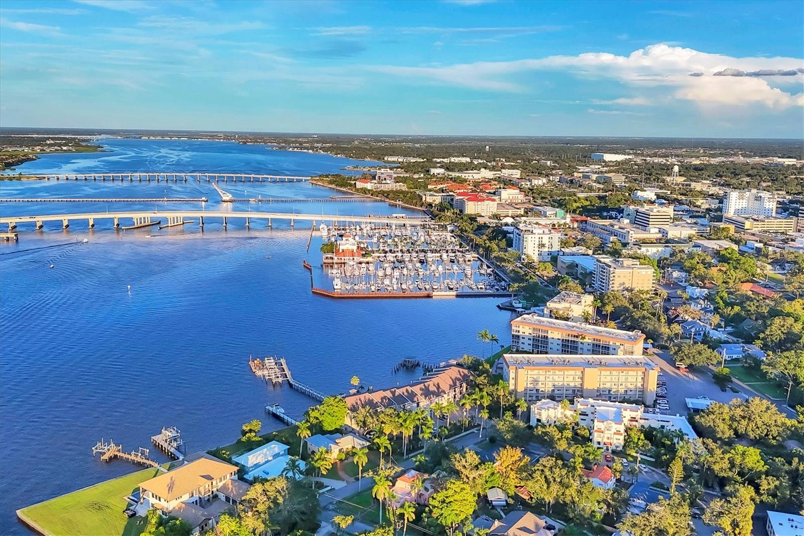 BRIDGEWATER TWNHMS - Residential