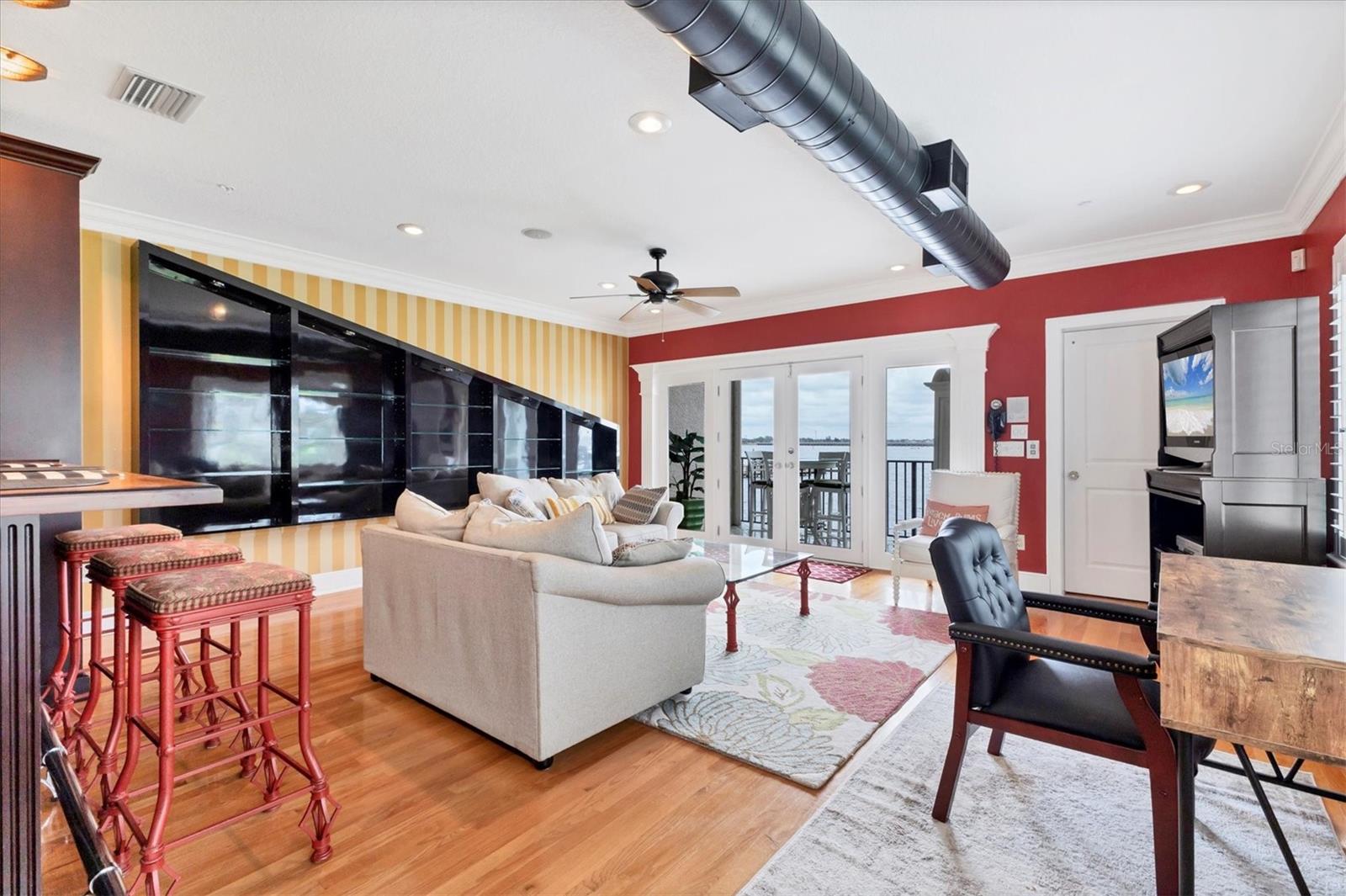 BRIDGEWATER TWNHMS - Residential