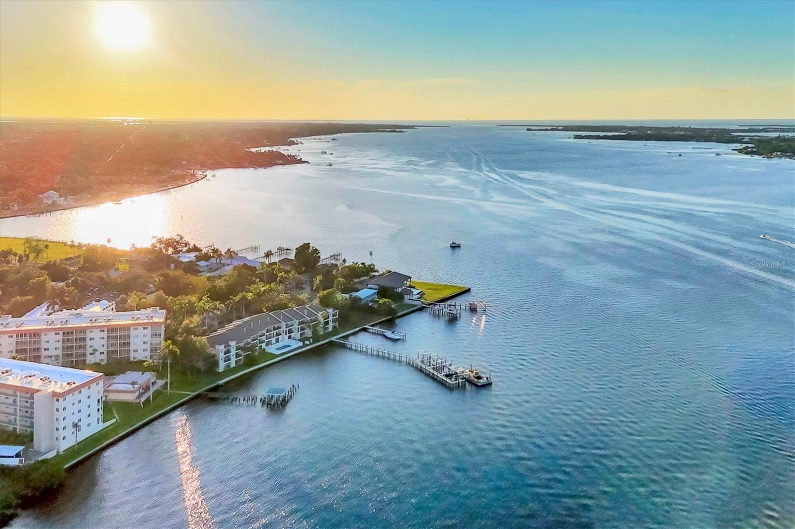 BRIDGEWATER TWNHMS - Residential