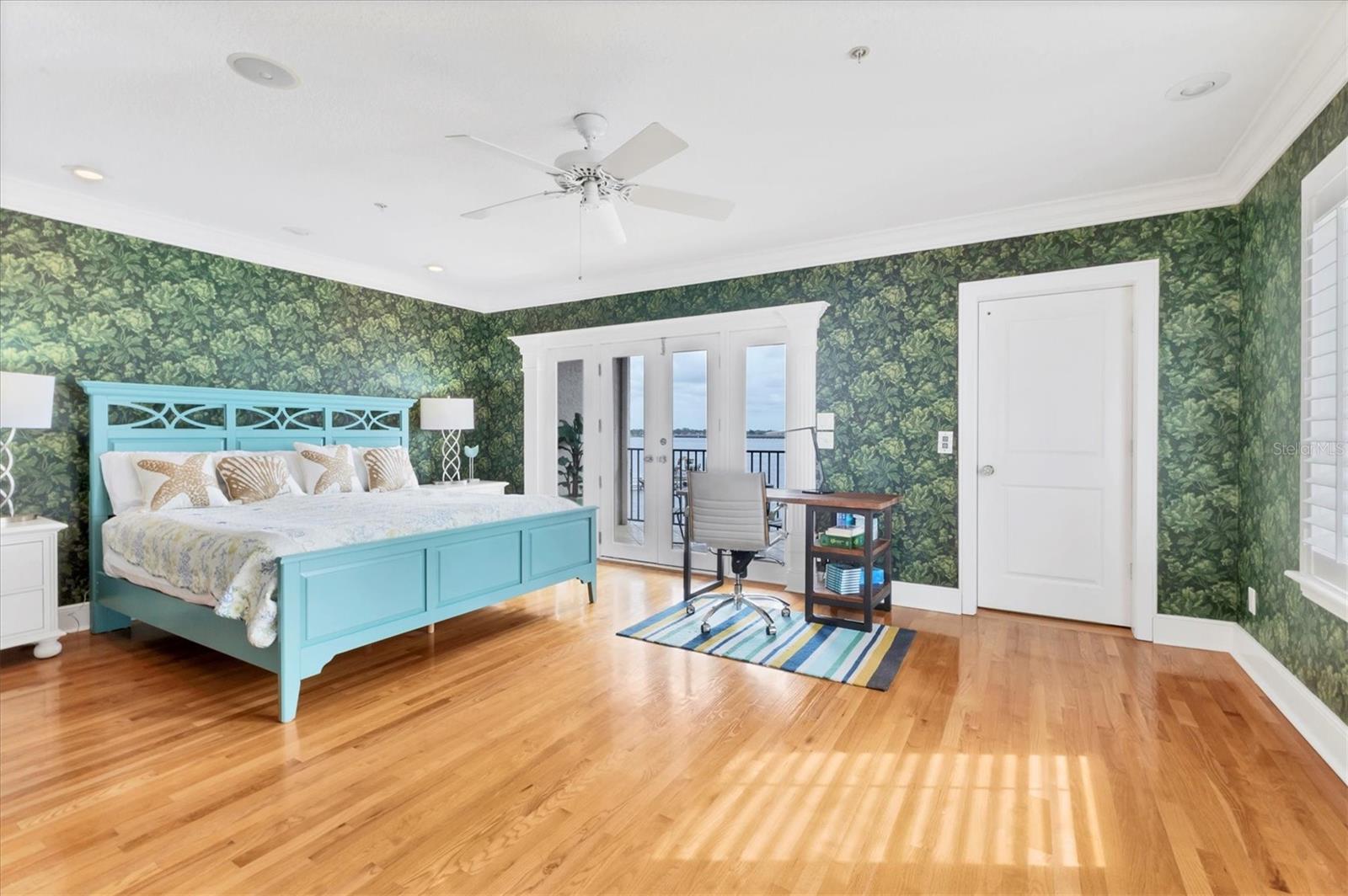 BRIDGEWATER TWNHMS - Residential