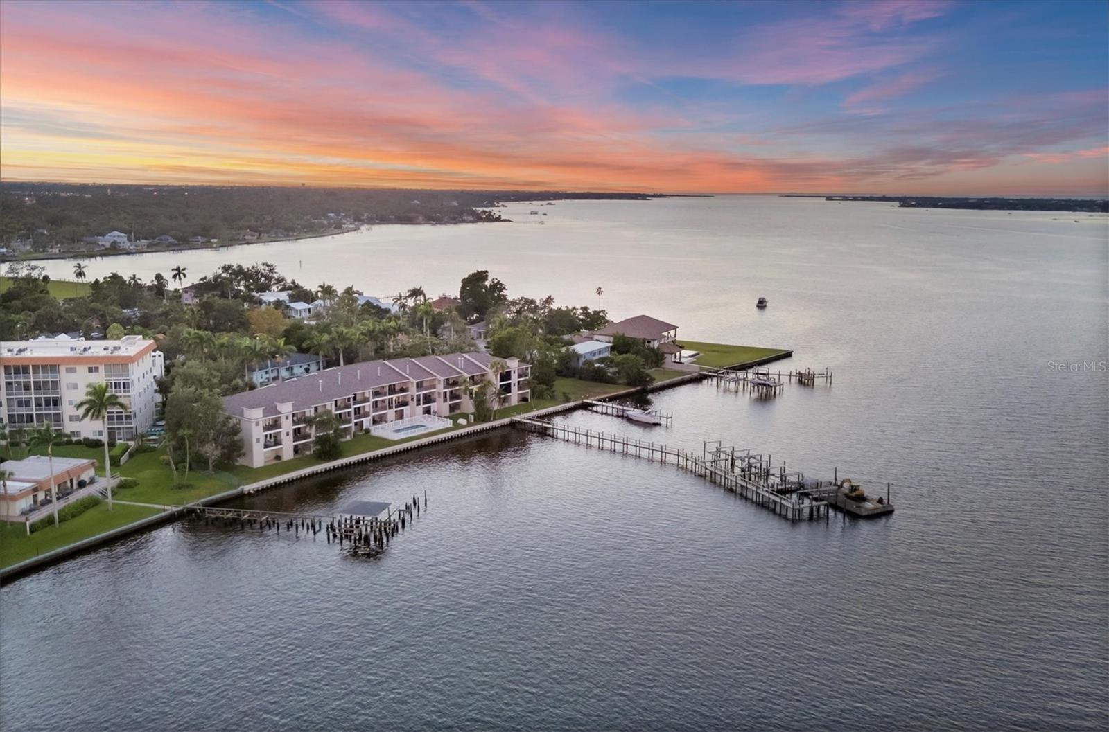 BRIDGEWATER TWNHMS - Residential