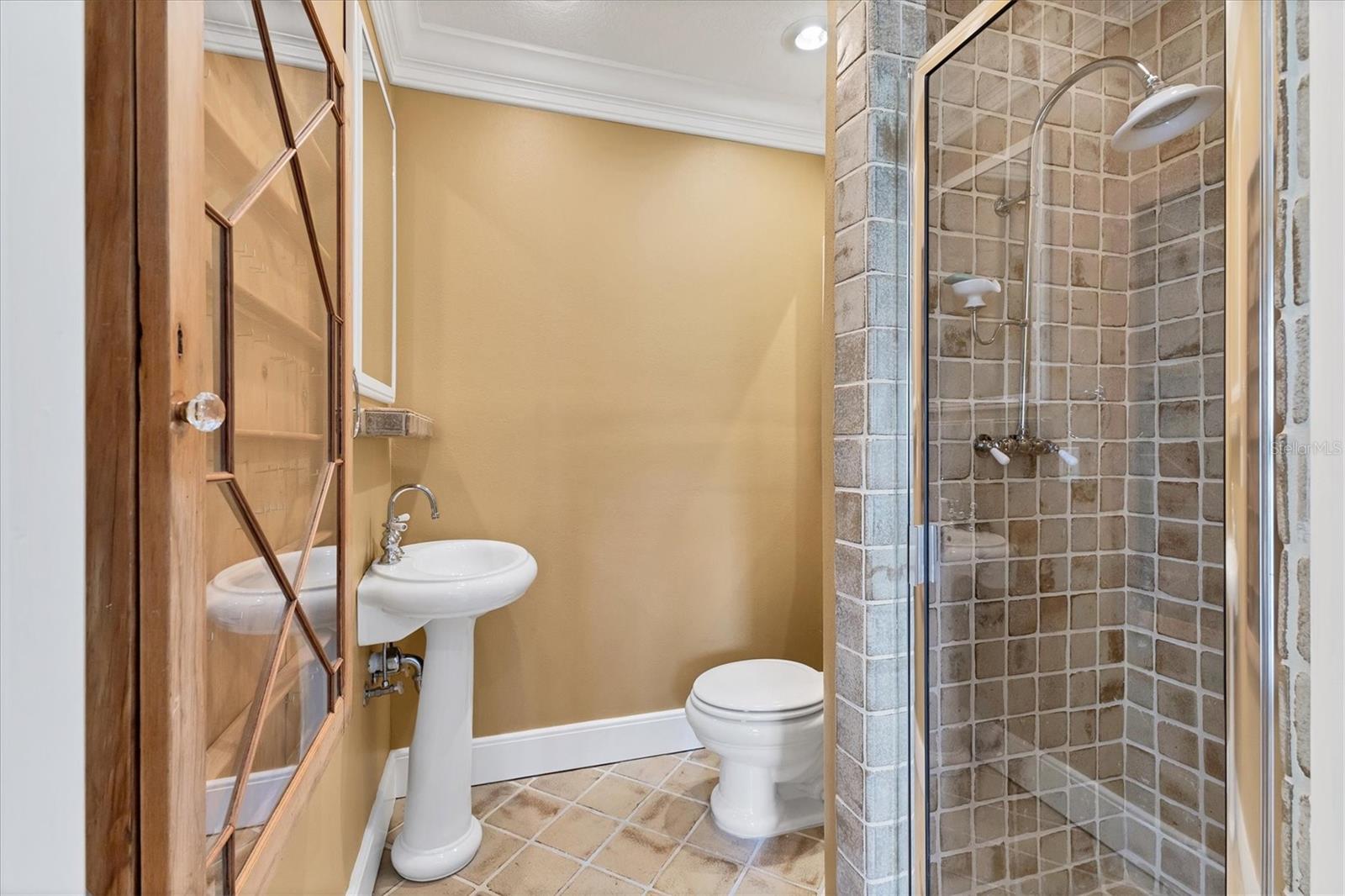 BRIDGEWATER TWNHMS - Residential