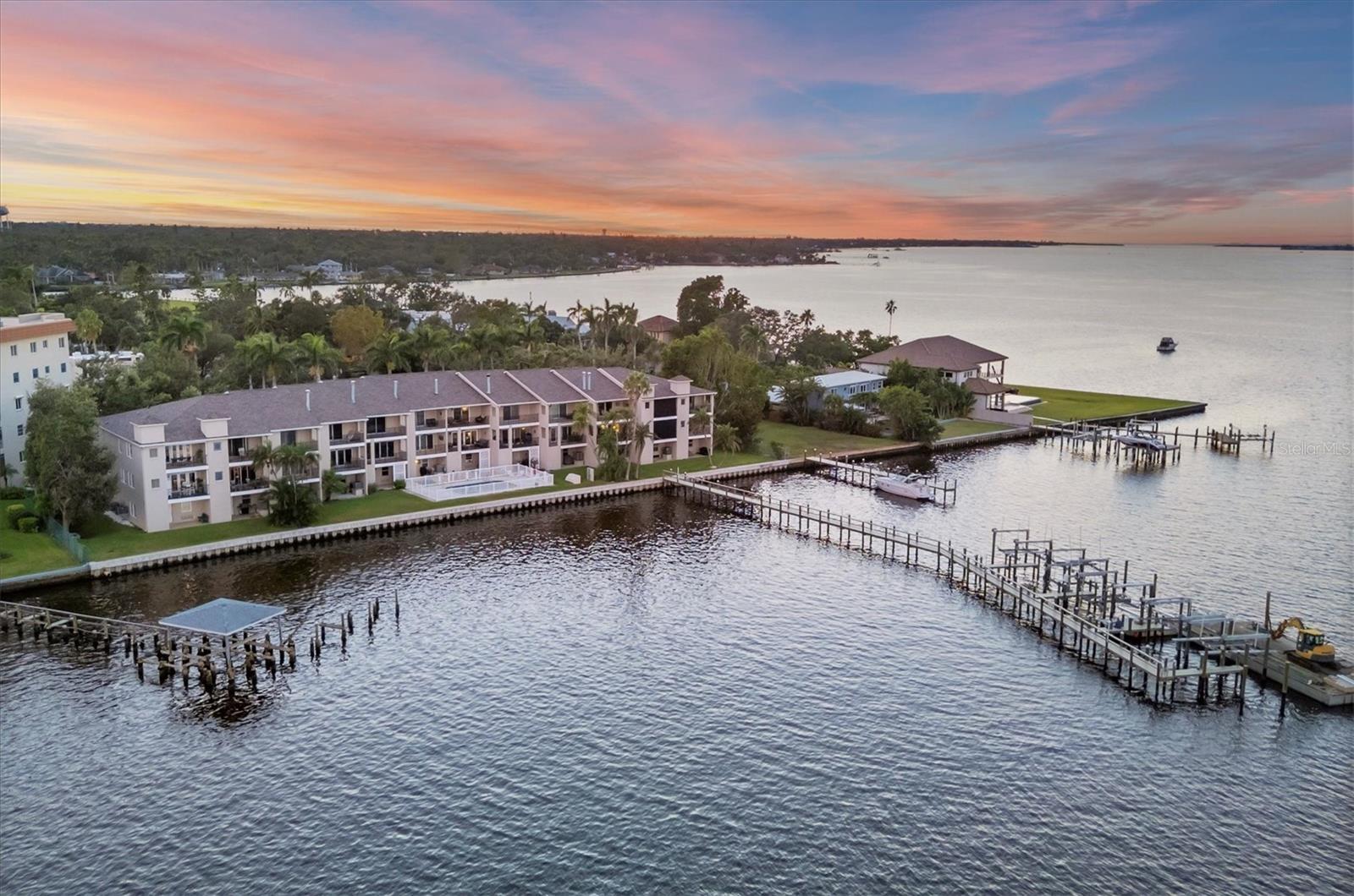 BRIDGEWATER TWNHMS - Residential