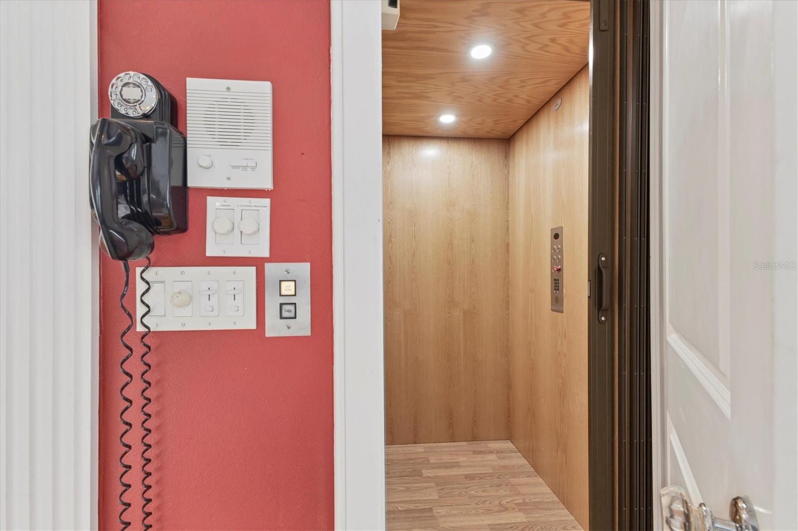 BRIDGEWATER TWNHMS - Residential