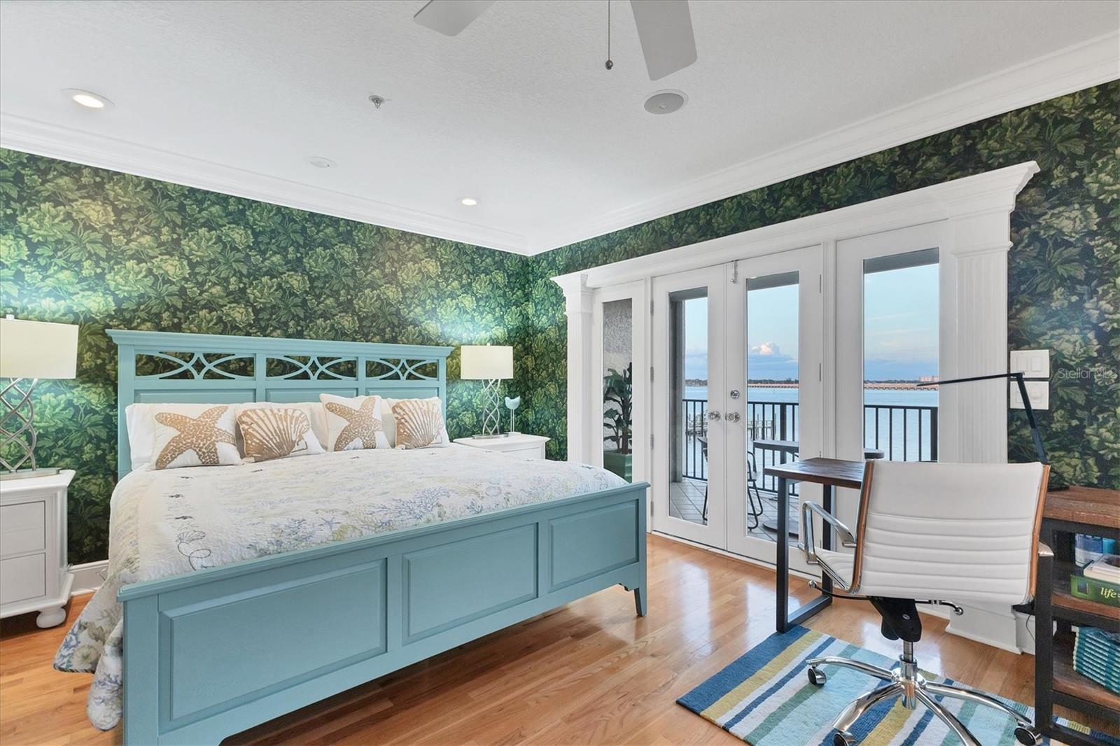 BRIDGEWATER TWNHMS - Residential