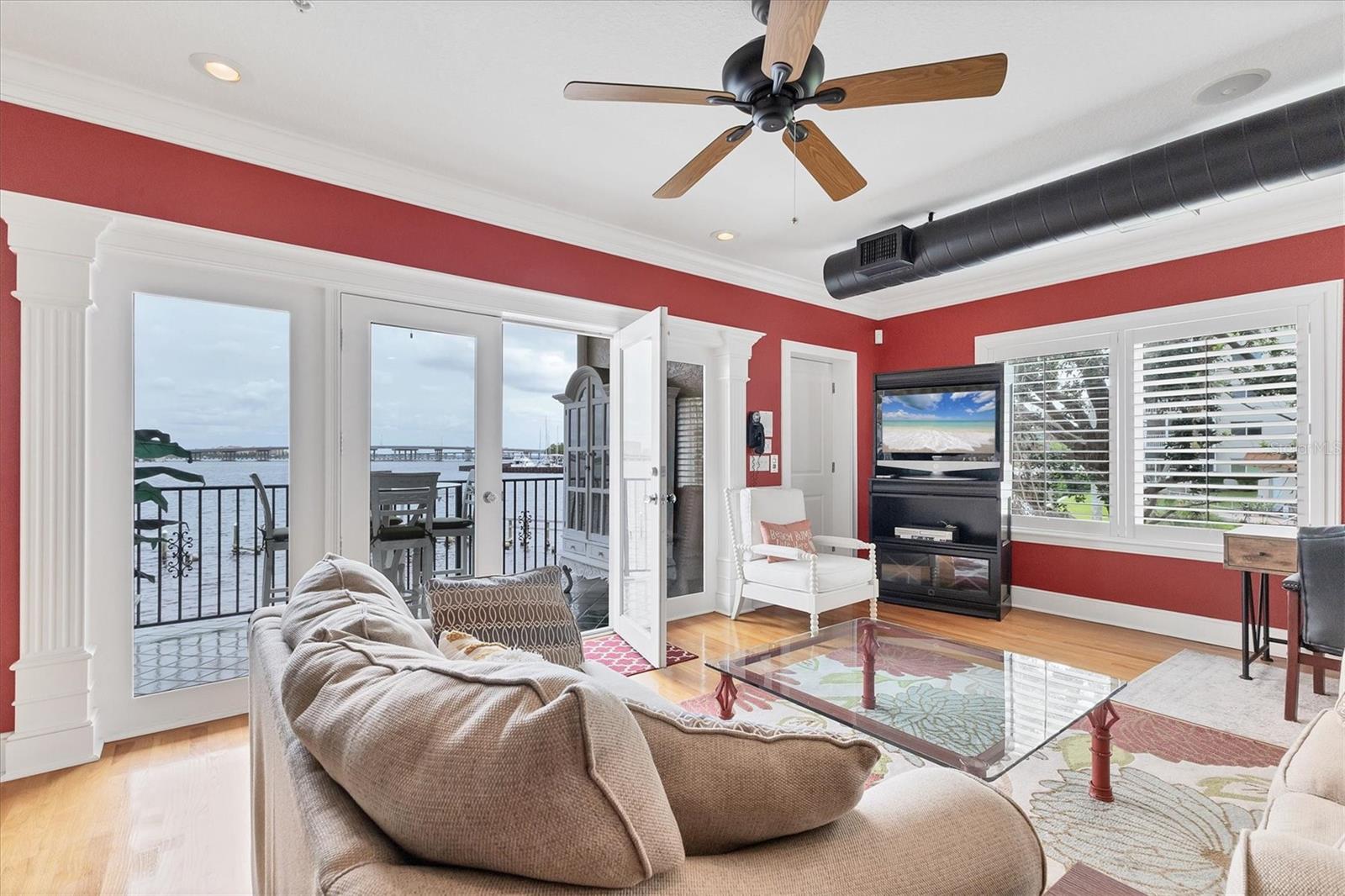 BRIDGEWATER TWNHMS - Residential