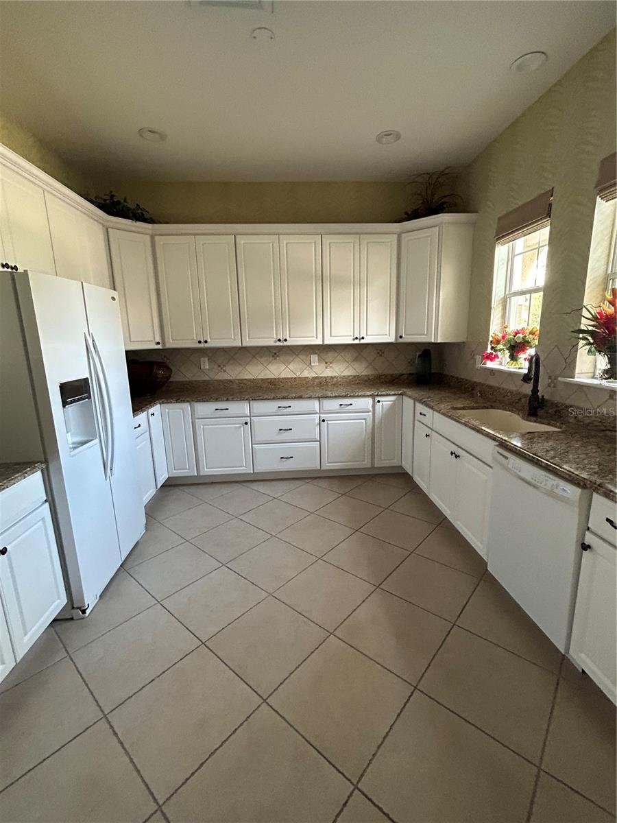 LAKE JULIANA ESTATES - Residential Lease