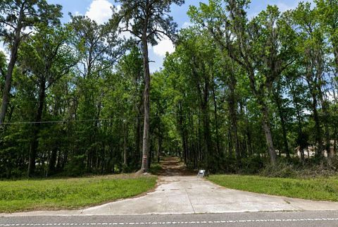Photo of 18864 N Highway 329, Micanopy, FL 32667 (MLS # W7887177)