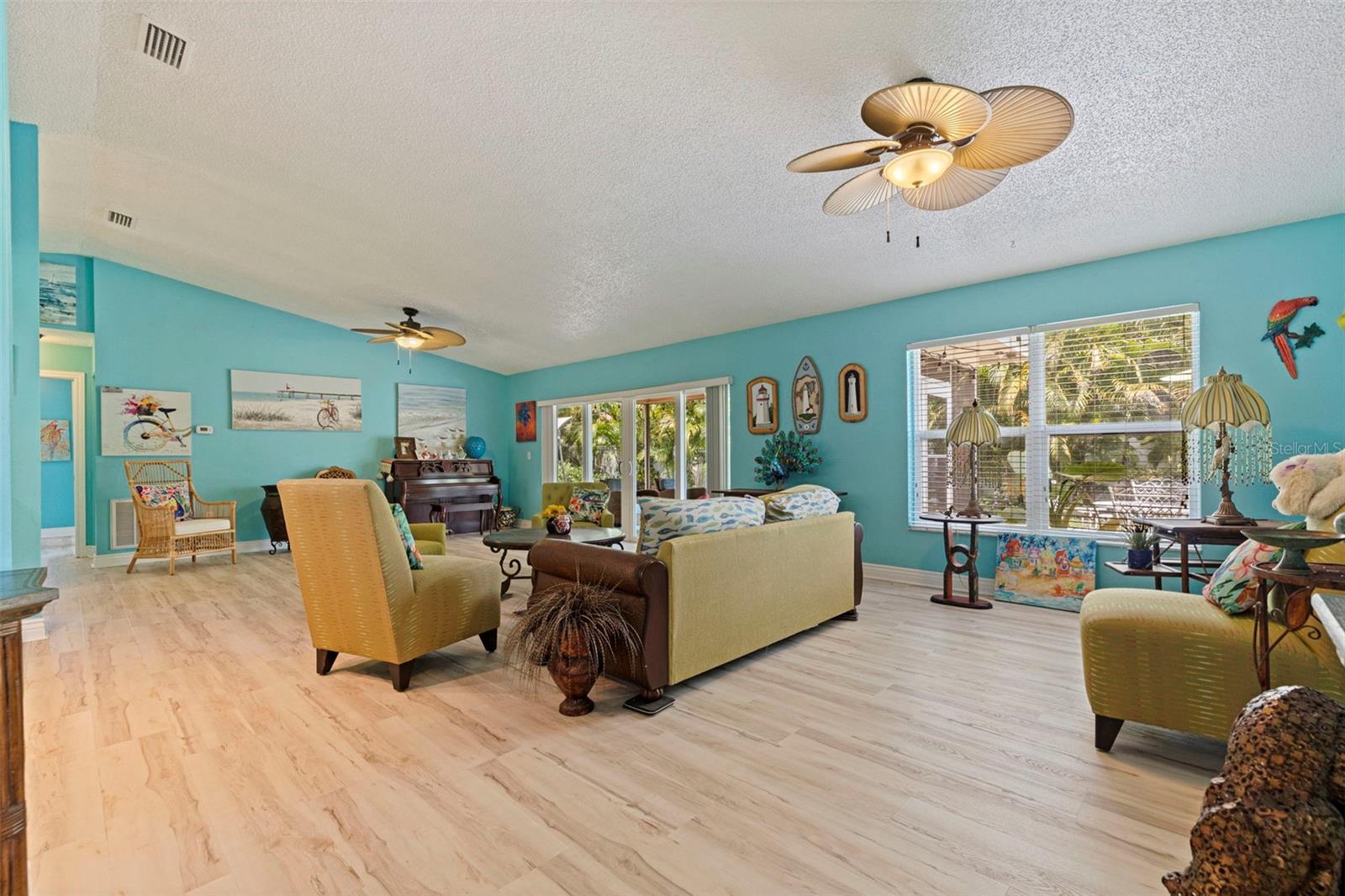 BAHAMA BEACH REP - Residential