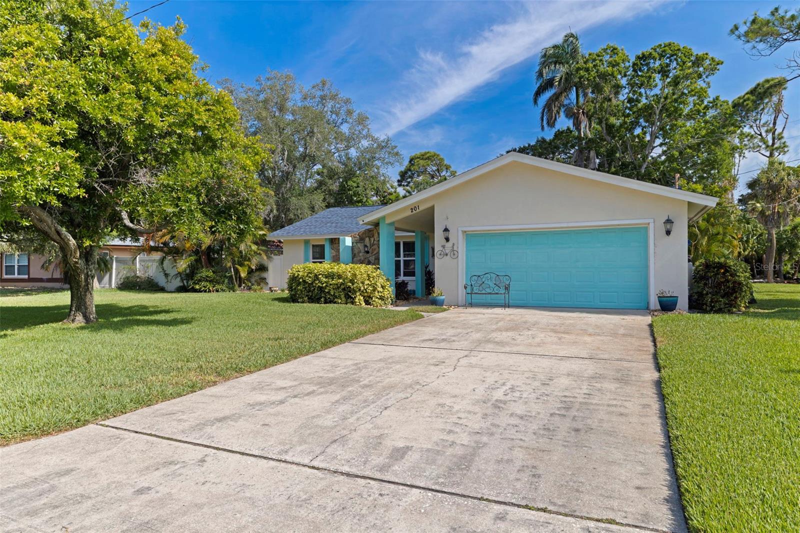 BAHAMA BEACH REP - Residential